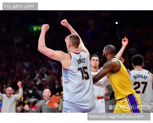 勇士与黄蜂激战四月一日NBA精彩对决回顾与分析 勇士与黄蜂激战四月一日NBA精彩对决回顾与分析